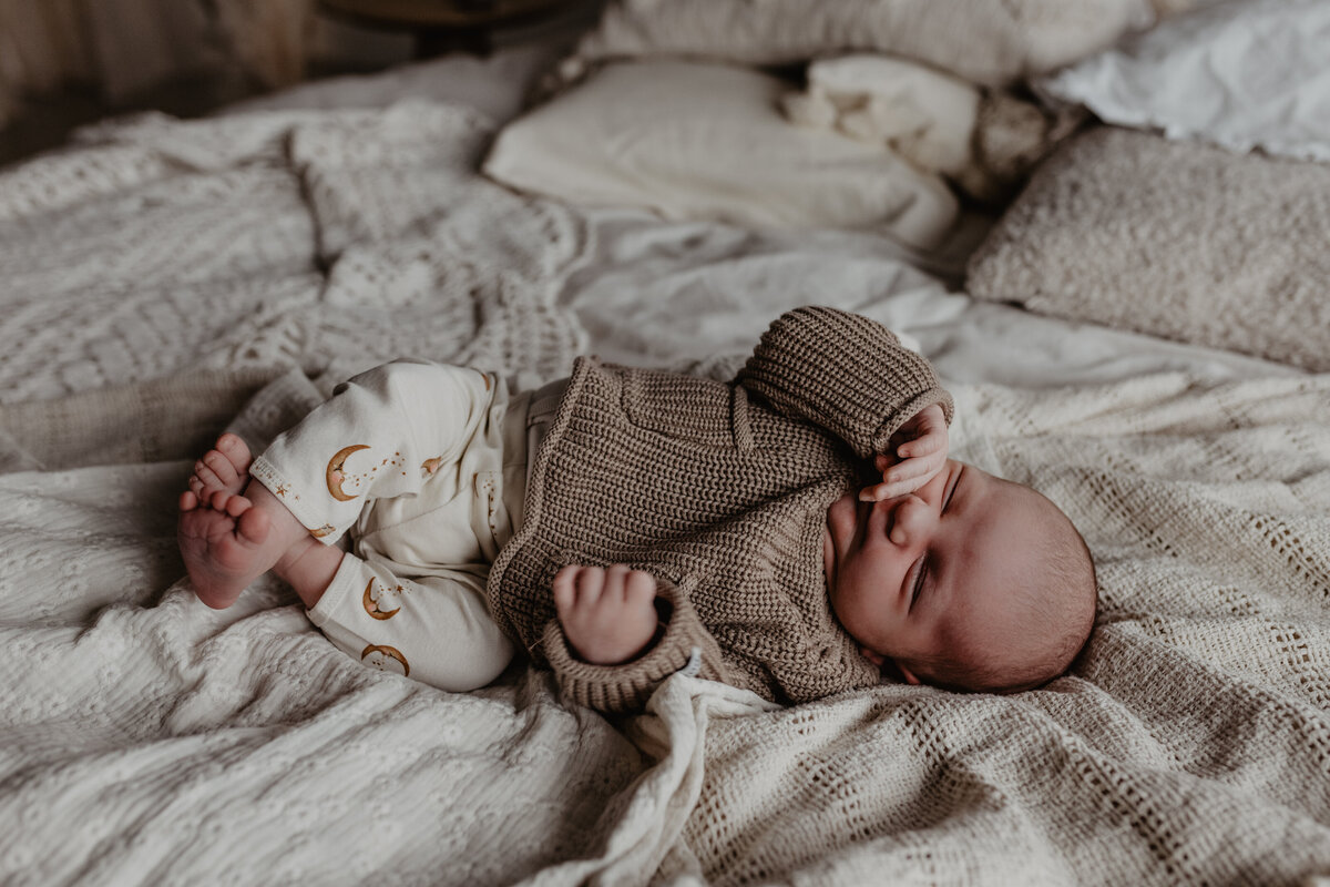 Fotograaf Medemblik newbornshoot moederschap baby  Noord-Holland zwangerschap