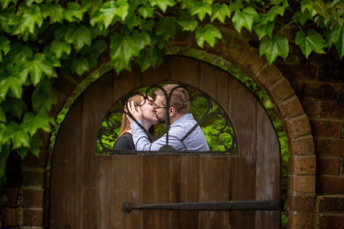SCC-hoticultural-gardens-small-door-couples-photo