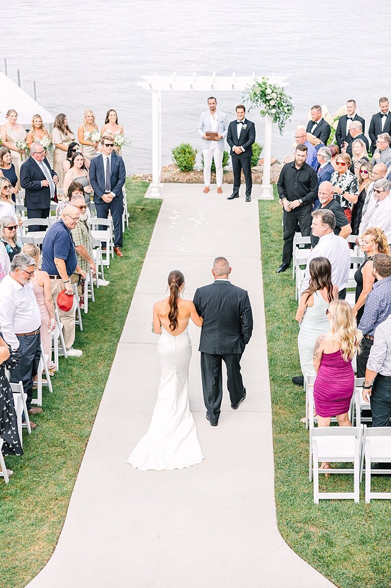 bay-pointe-inn-shelbyville-grand-rapids-michigan-wedding-photographer_0019