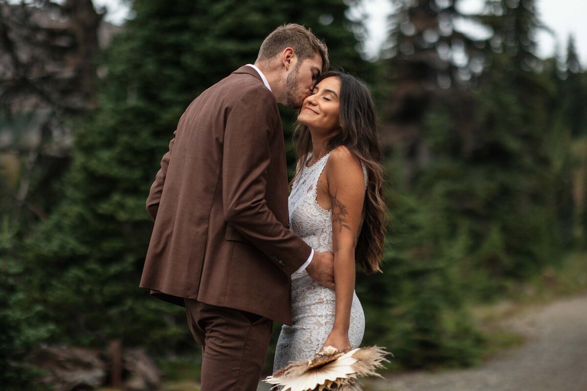 mount-rainier-elopement-sunrise-visitor-center-washington-73