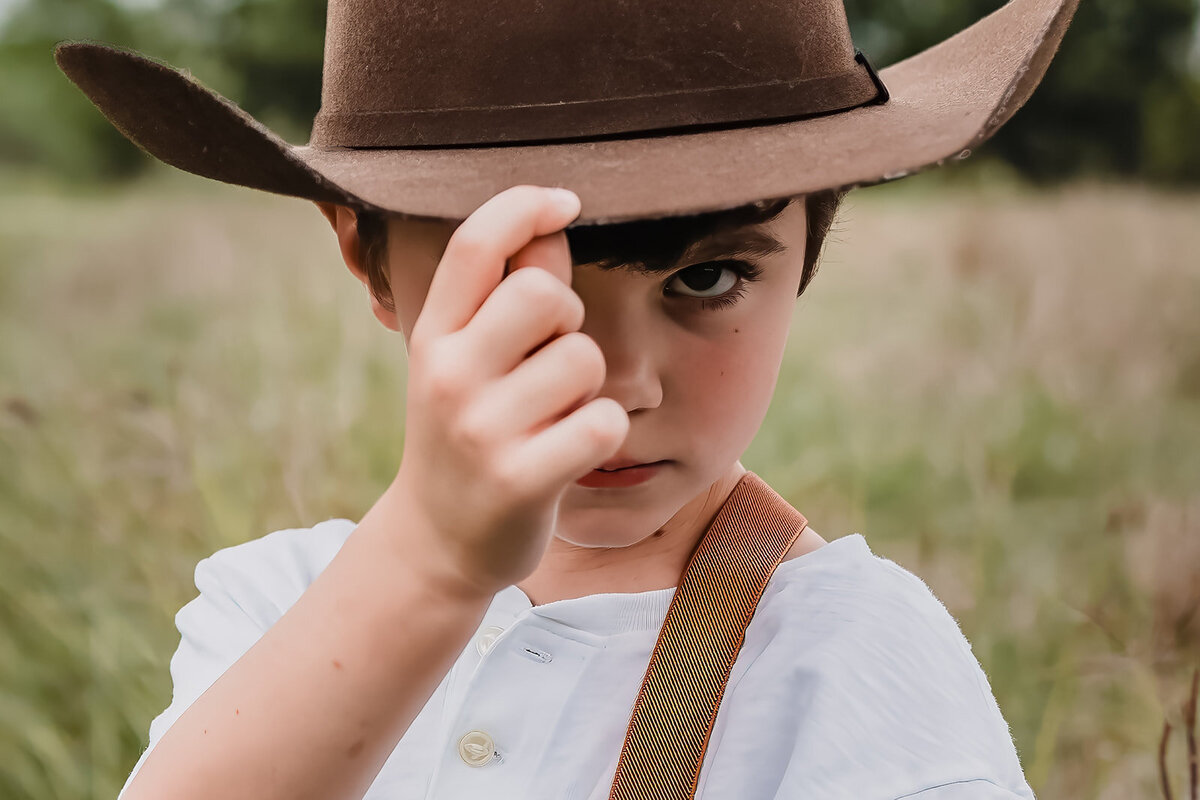 Family Session Boy with Cowboy Hat (17)