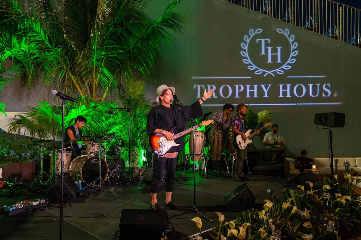 7591d6_1ddf5d58ea90435294b2e555c6e5c23bmv2-ezgif.com-webp-to-jpg-converter