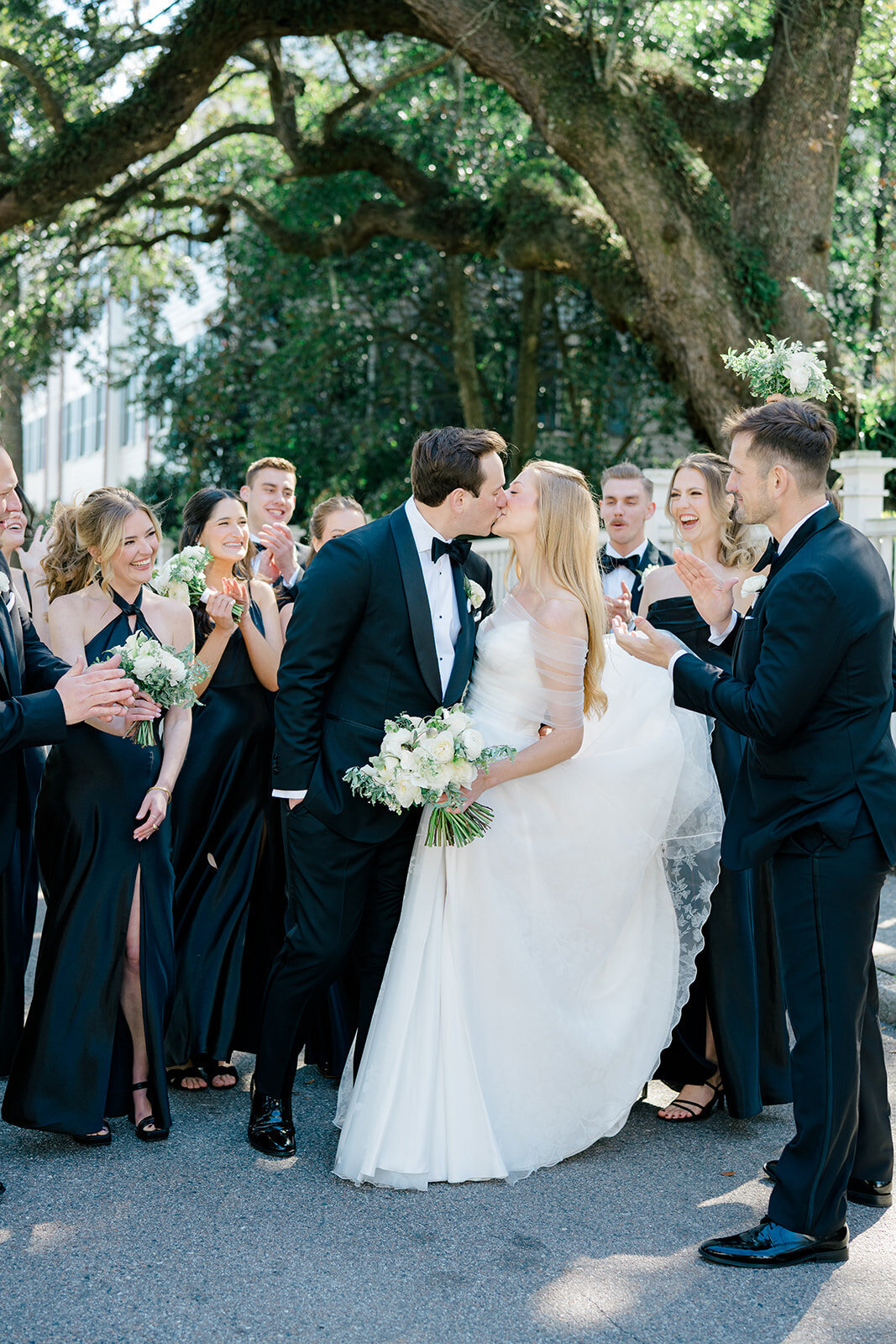 elevated_neutral_tones_governor_thomas_bennett_house_charleston_destination_wedding_photographer_wedding_Kailee_DiMeglio_Photography-416
