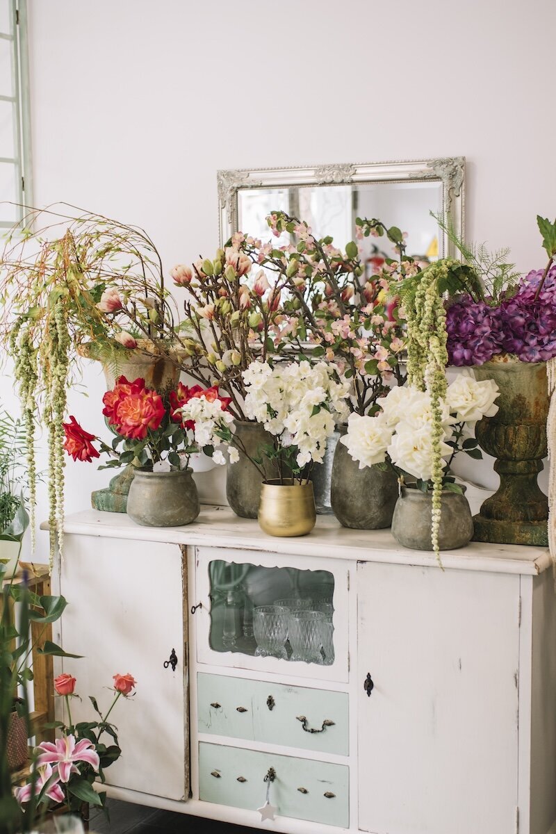 cupboard-with-flowers