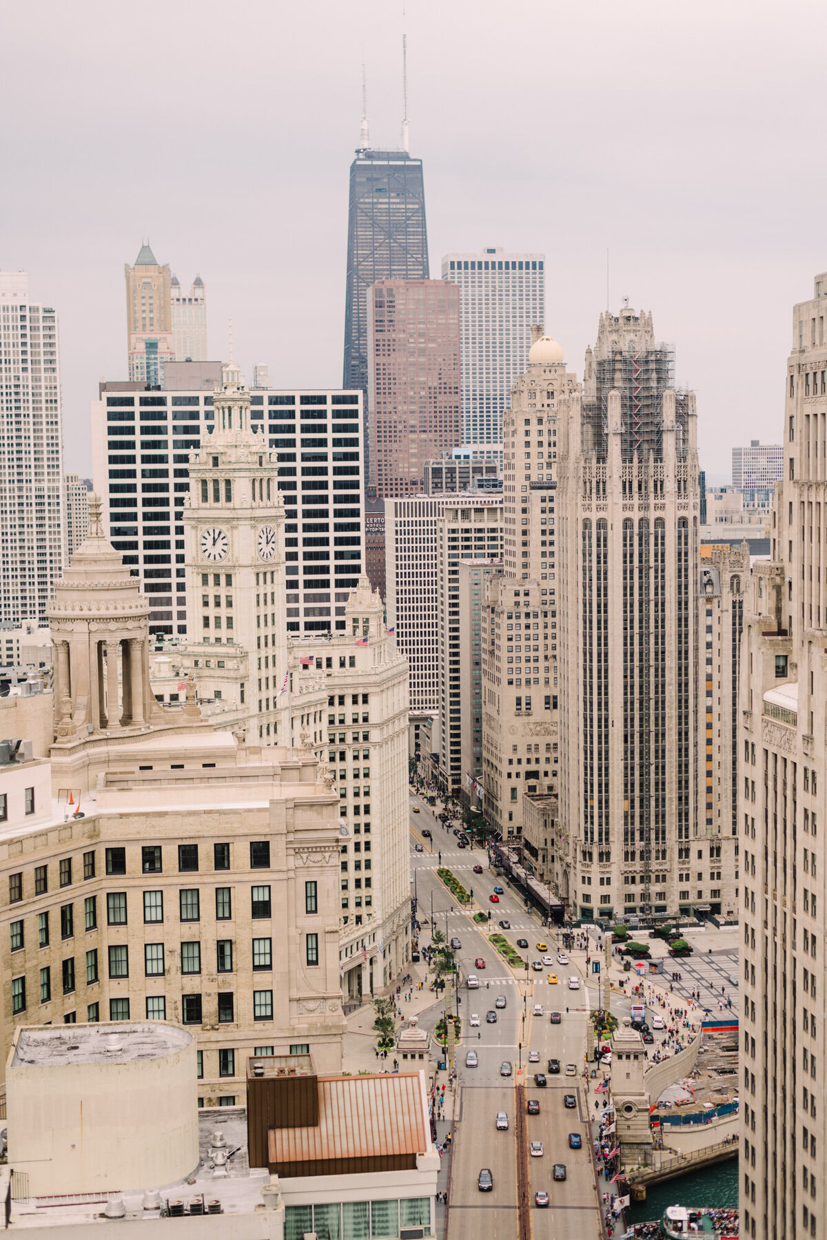 A breathtaking view of the Chicago skyline, setting the perfect backdrop for a wedding day.