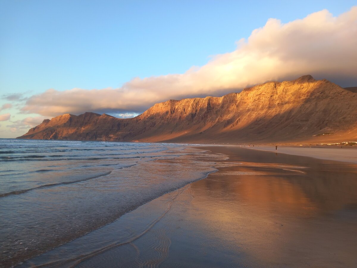 Famara 1