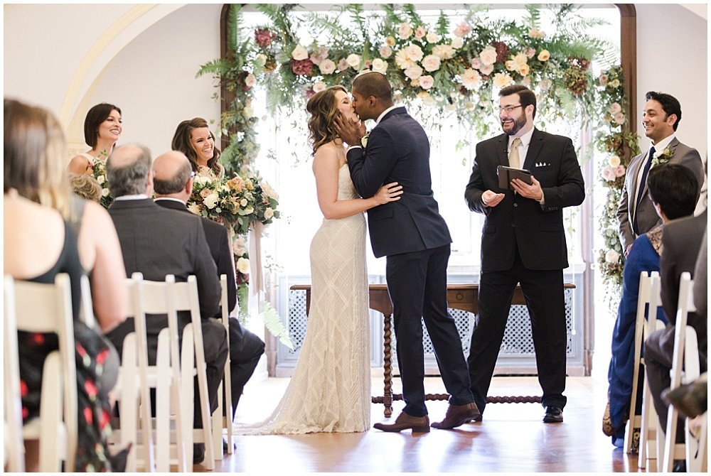 Laurel-Hall-Fall-Navy-Wedding-Ivan-Louise-Images-Jessica-Dum-Wedding-Coordination_photo_0023