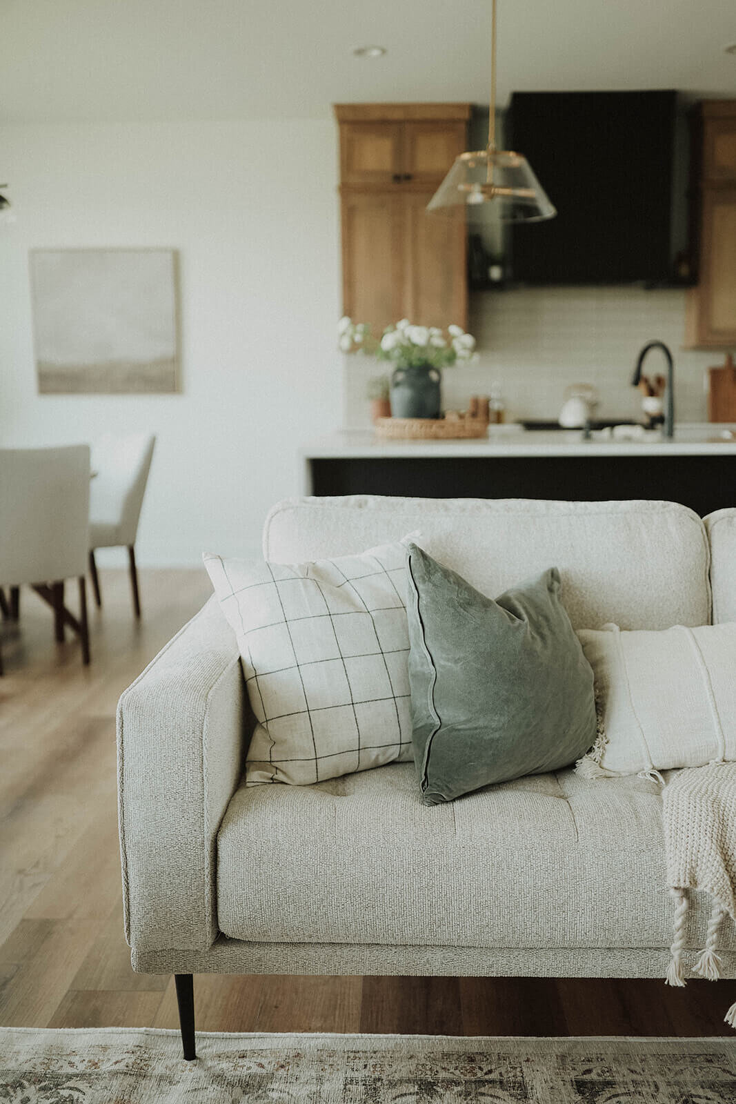 Beechwood-Living-Room-Interior-Design-Grimes-Des-Moines-Waukee-West-Des-Moines-Ankeny-Lake-Panorama-Central-Iowa-3F1A6451