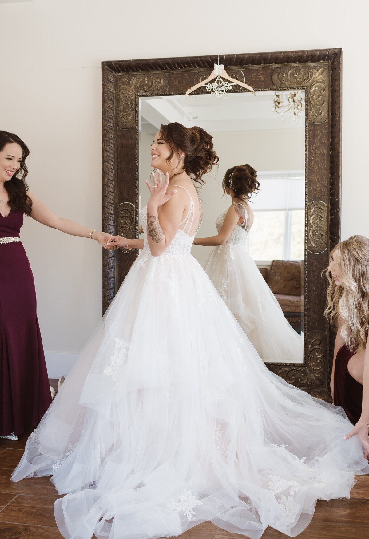 whimsical-wedding-photographer-nj-by-suess-moments-at-the-perona-farms-refinery