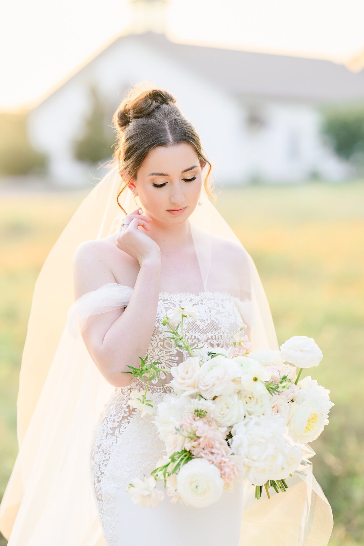 Anna's Bridals-101