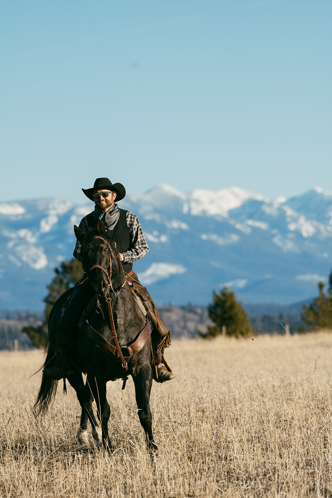 presley-gray-photo-montana-western-ranch-couples-photoshoot-1712