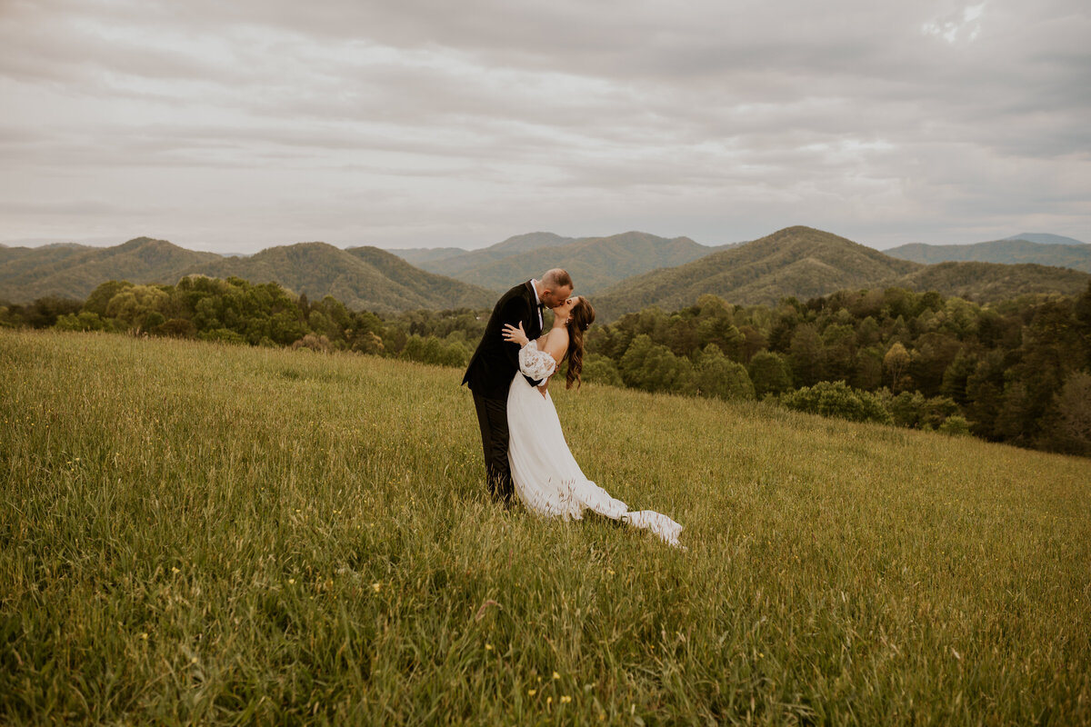 northcarolina-asheville-weddingphotography-theridge-jessicaandcolin-777