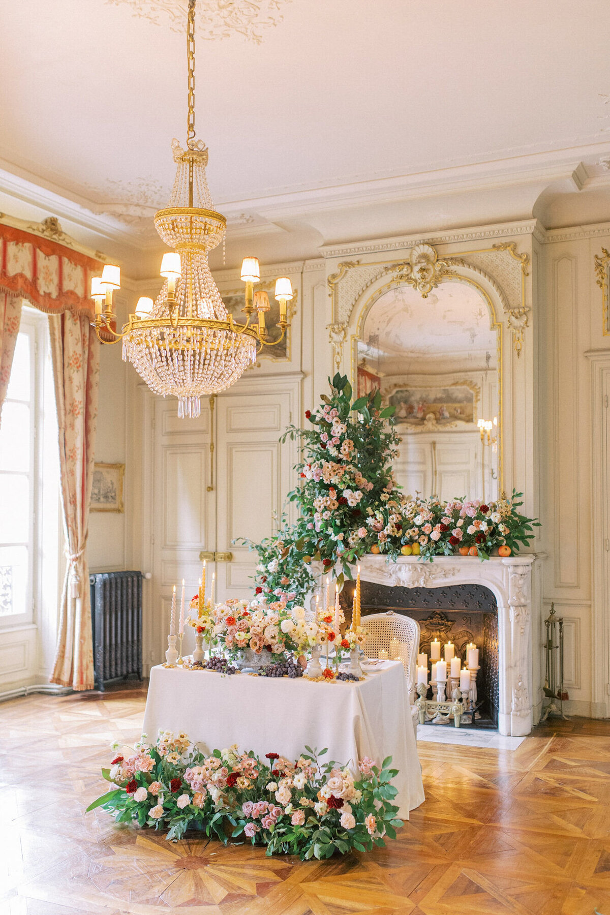Maïlys Fortune Photography Husband Wife Wedding Weddings Photography France Switzerland Italy Timeless Dreamy Imagery Bilingual French English Destination Weddings Destination Wedding Provence French Riviera Paris Lake Como Tuscany113