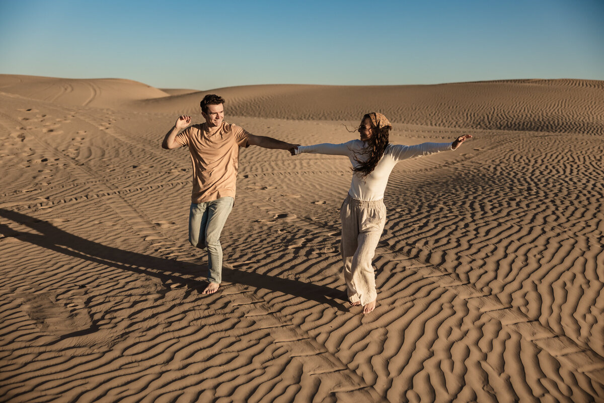 Lexi&SlatonSandDunes-4