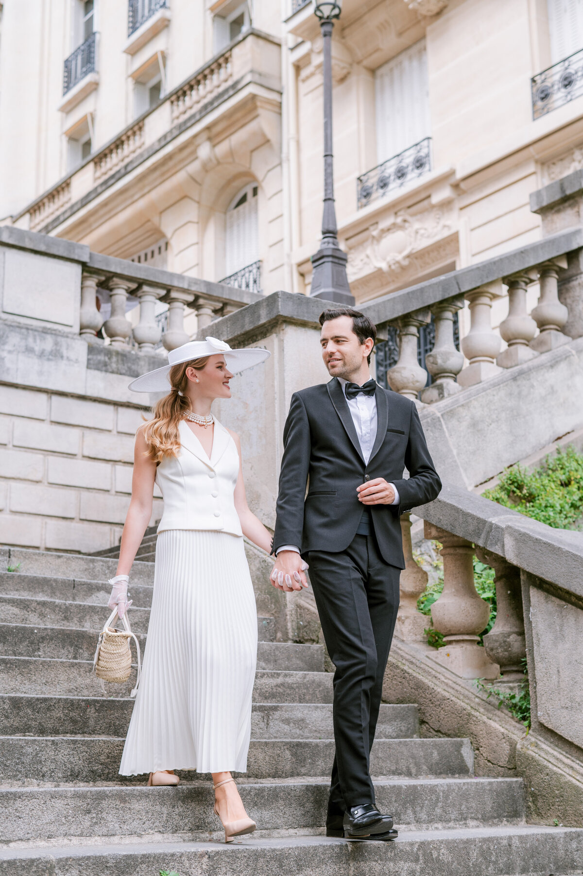 Relaxed and refined wedding photography for couples across Canada, New York, and Paris.