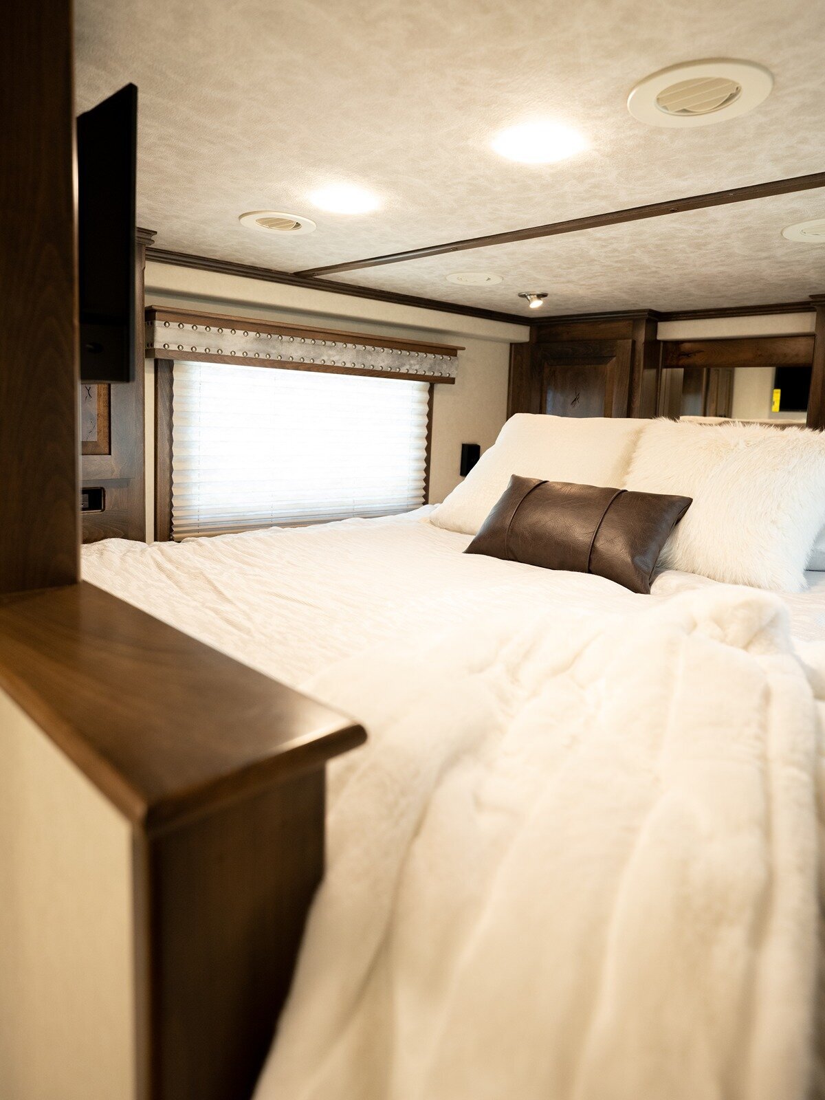 luxury horse trailer bedroom