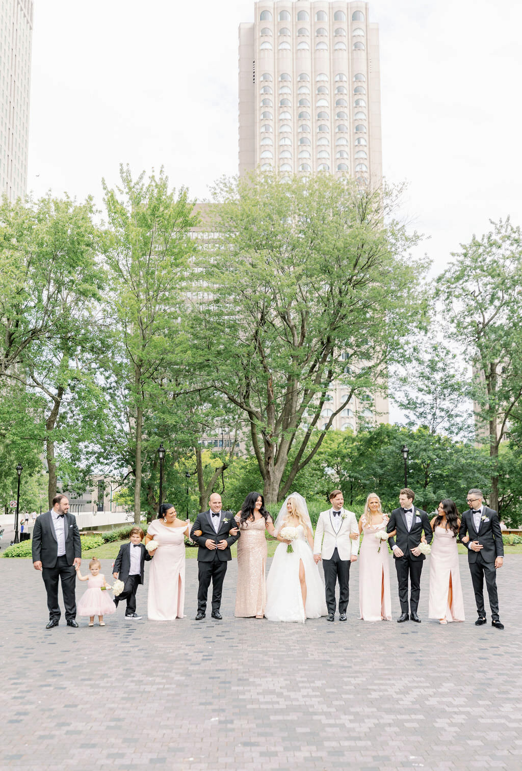 Cathédrale Marie-Reine-du-Monde Wedding_montreal best wedding photographer | luxury moment photography-9050