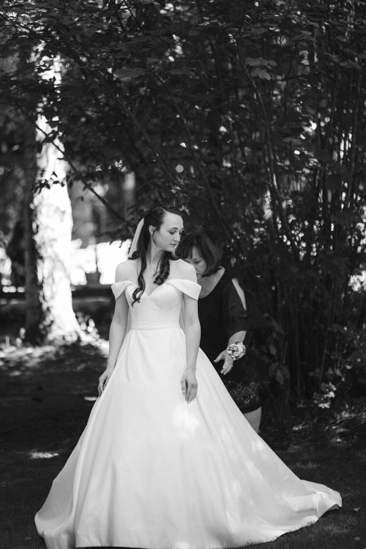 RIVERSIDE WEDDING IN THE OREGON