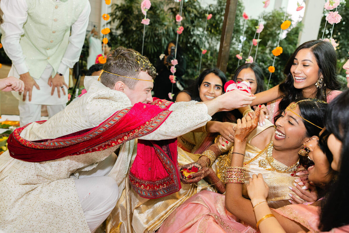 detroit-engagement-session-romantic-sunset