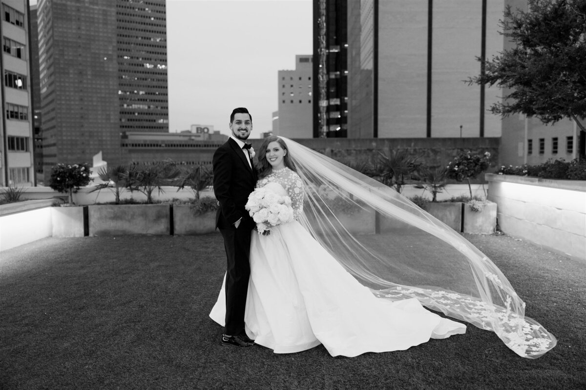 Angelica Marie Photography_Dallas Wedding Photographer_Meredith and Nicholas Wedding_The Thompson Dallas_1142