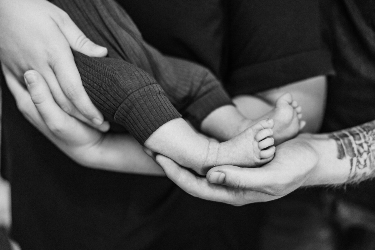newborn-feet