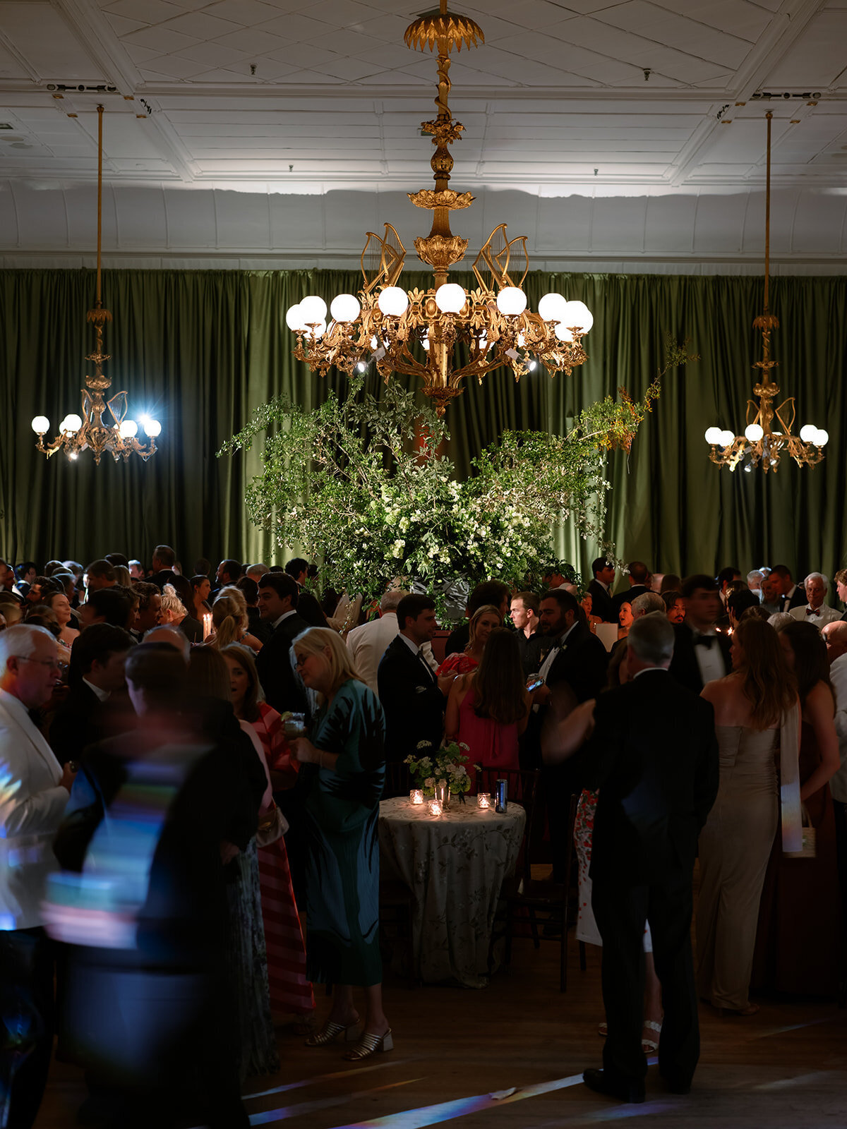 Classic Charleston Wedding with green & white at Hibernian Hall by Sarah Bradshaw 0208