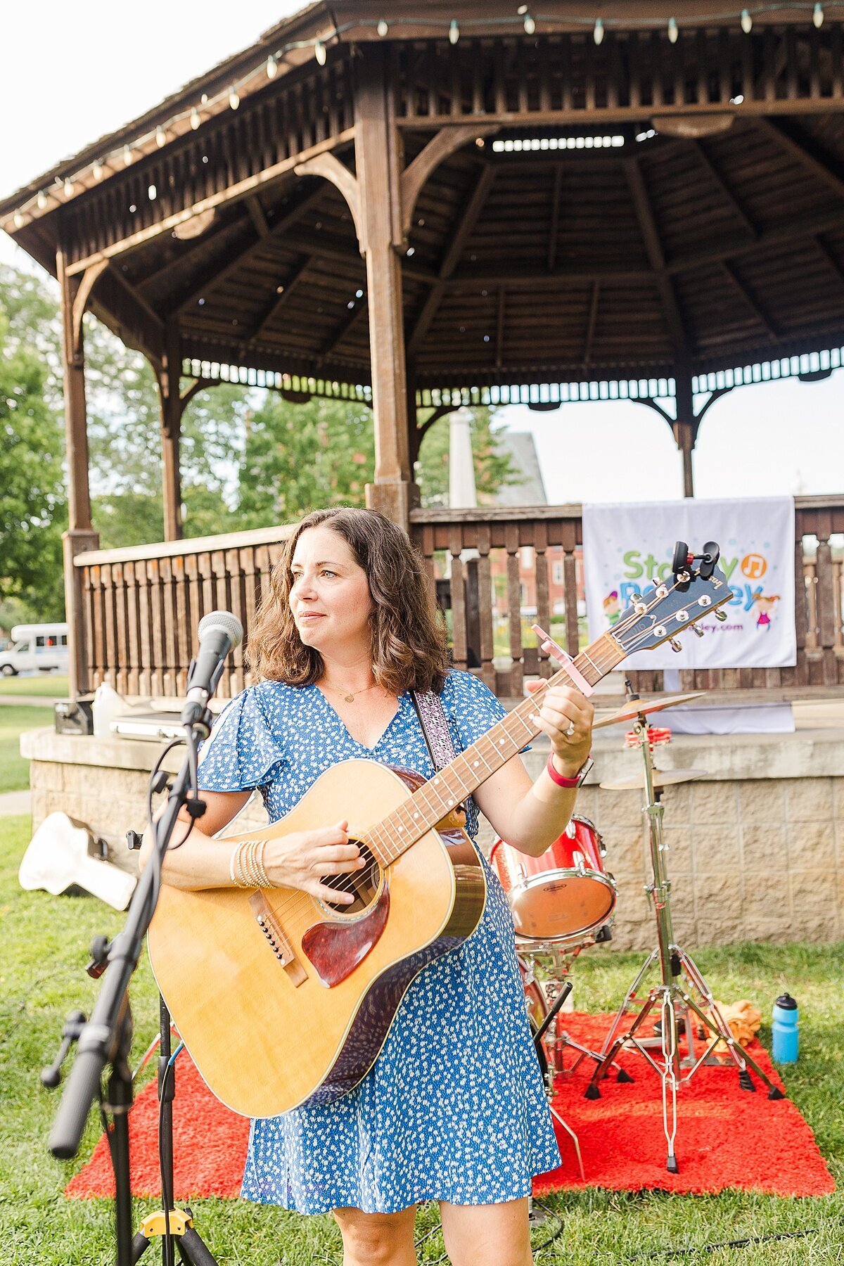 Stacey Peasley sings during Stacey Peasley Band Branding photo session with Sara Sniderman Photography in Natick Massachusetts