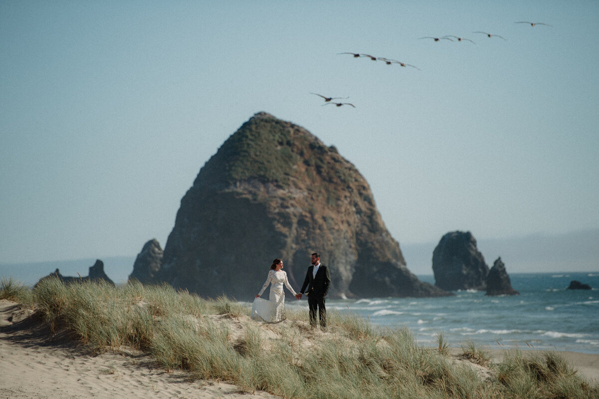 009 Cannon Beach Elopement Photographer_Wedding at Cannon Beach_Hug Point Elopement_Erica & Nate-2432-Edit