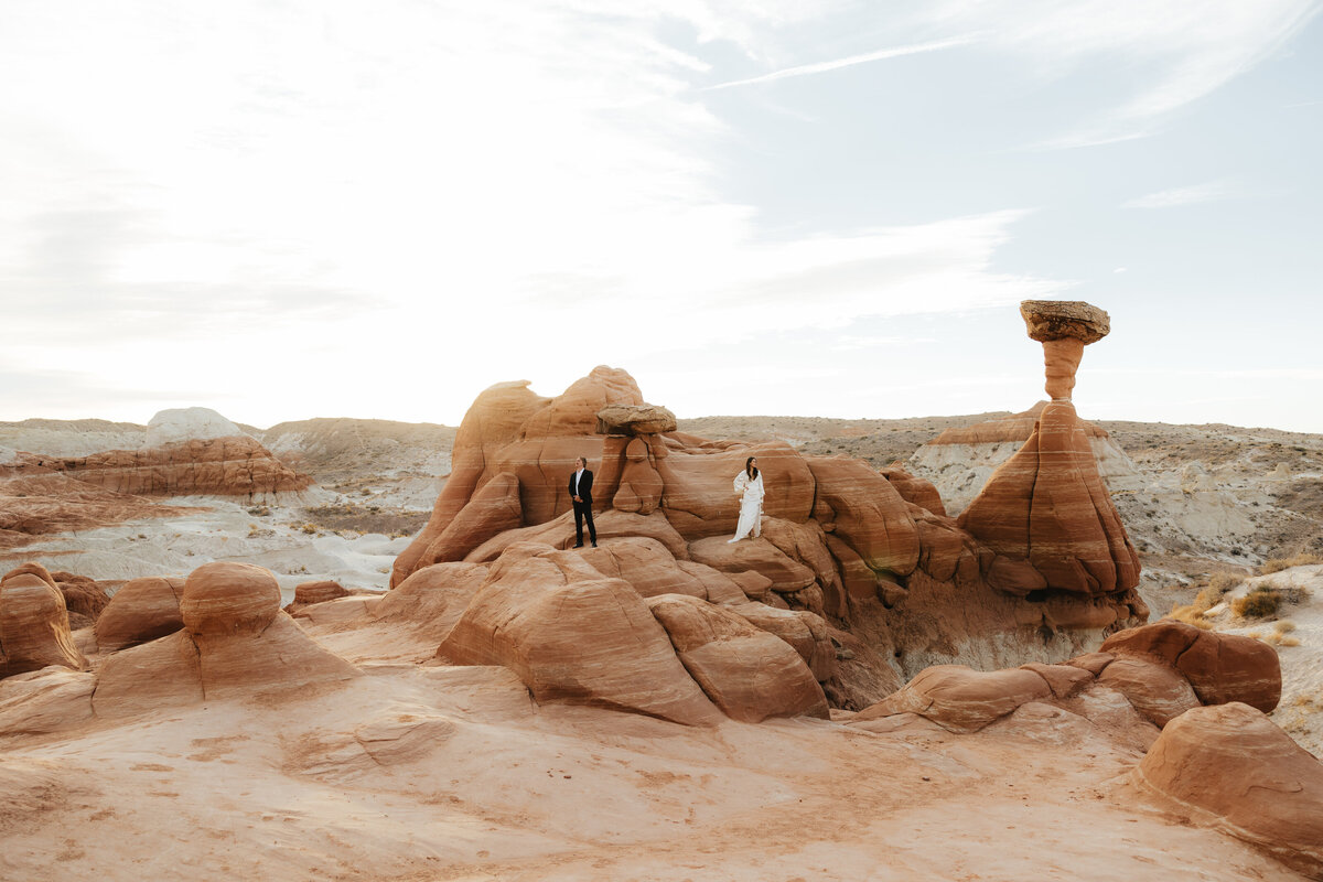 Red rock bridal session in southern utah