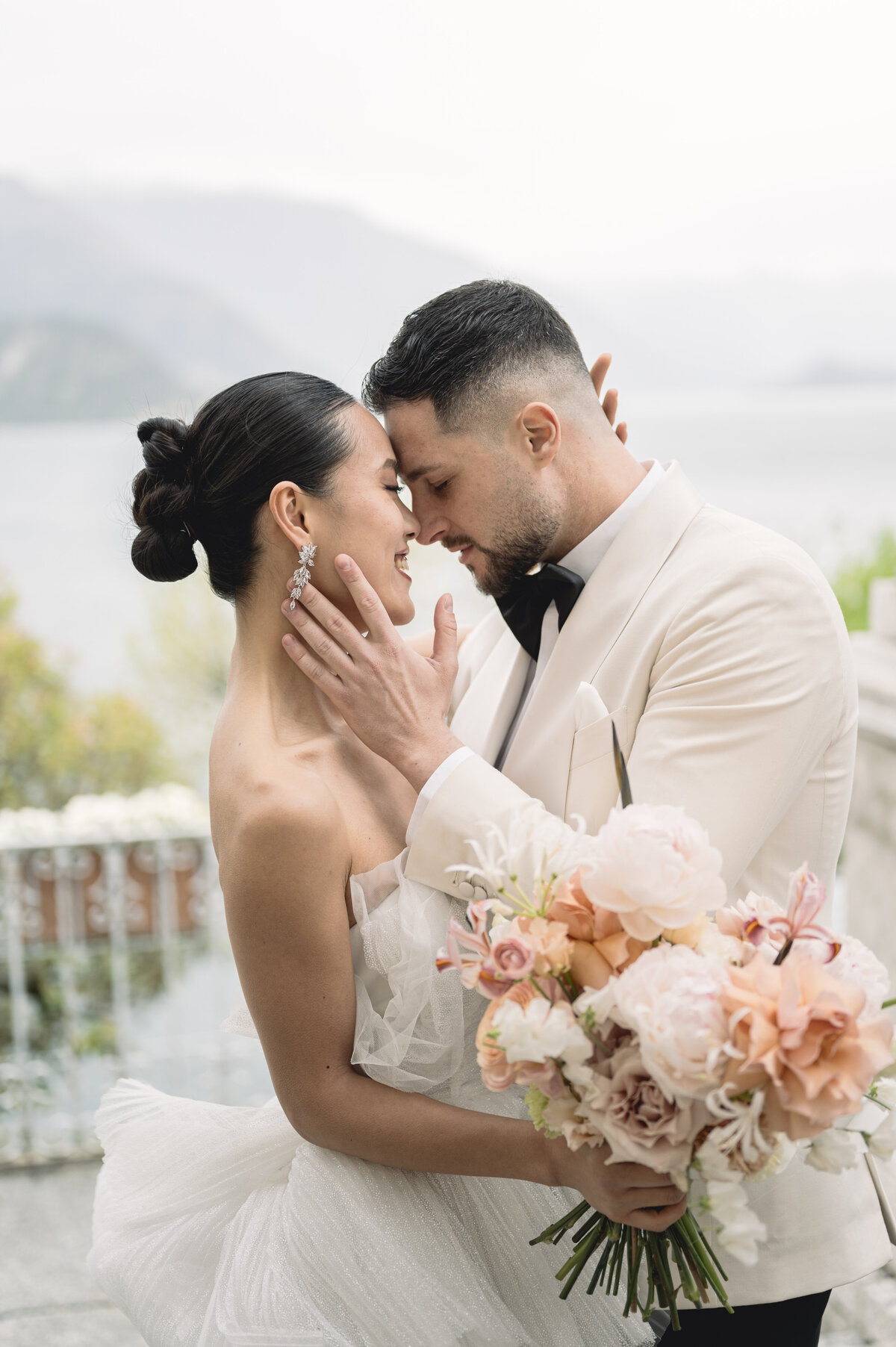 Dimos Bablis Studio Luxury Wedding Photographers Greece and Italy Santorini Wedding Villa Cipressi pastel  _024