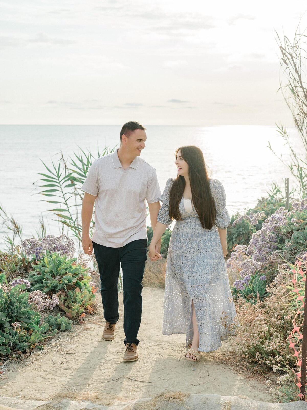 Sea cliff coastal bluff trail in del mar family photoshoot