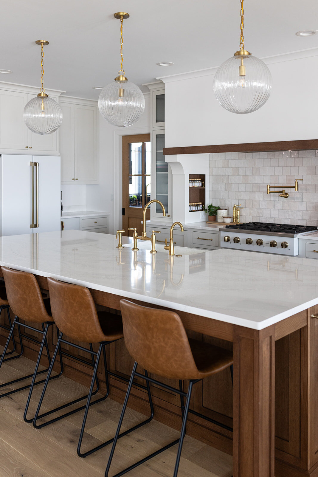 michele rosenboom design cozy colonial kitchen 10