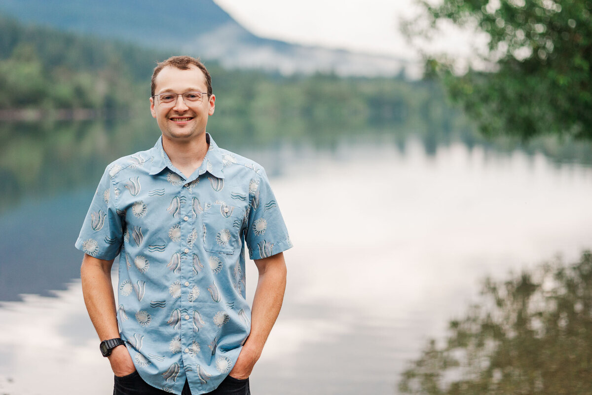 Rattlesnake-Lake-Engagement-Photos-32