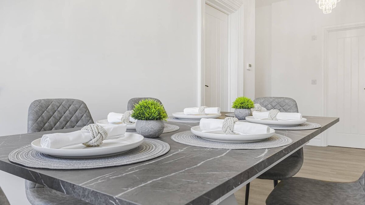 Dining 4