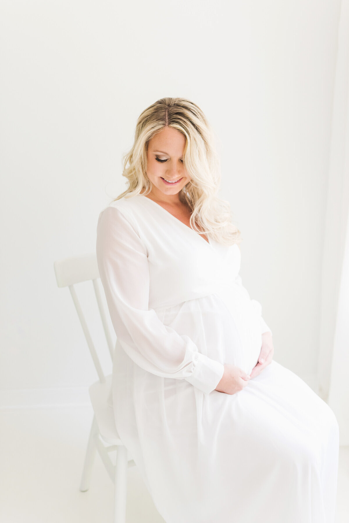 Light-Airy-Maternity-Session-18