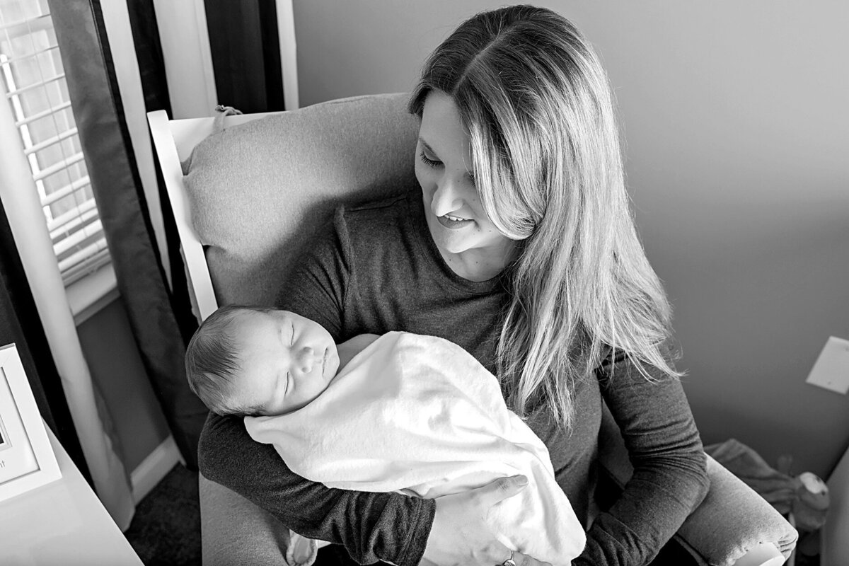 BrandenburghNewborn-16bw