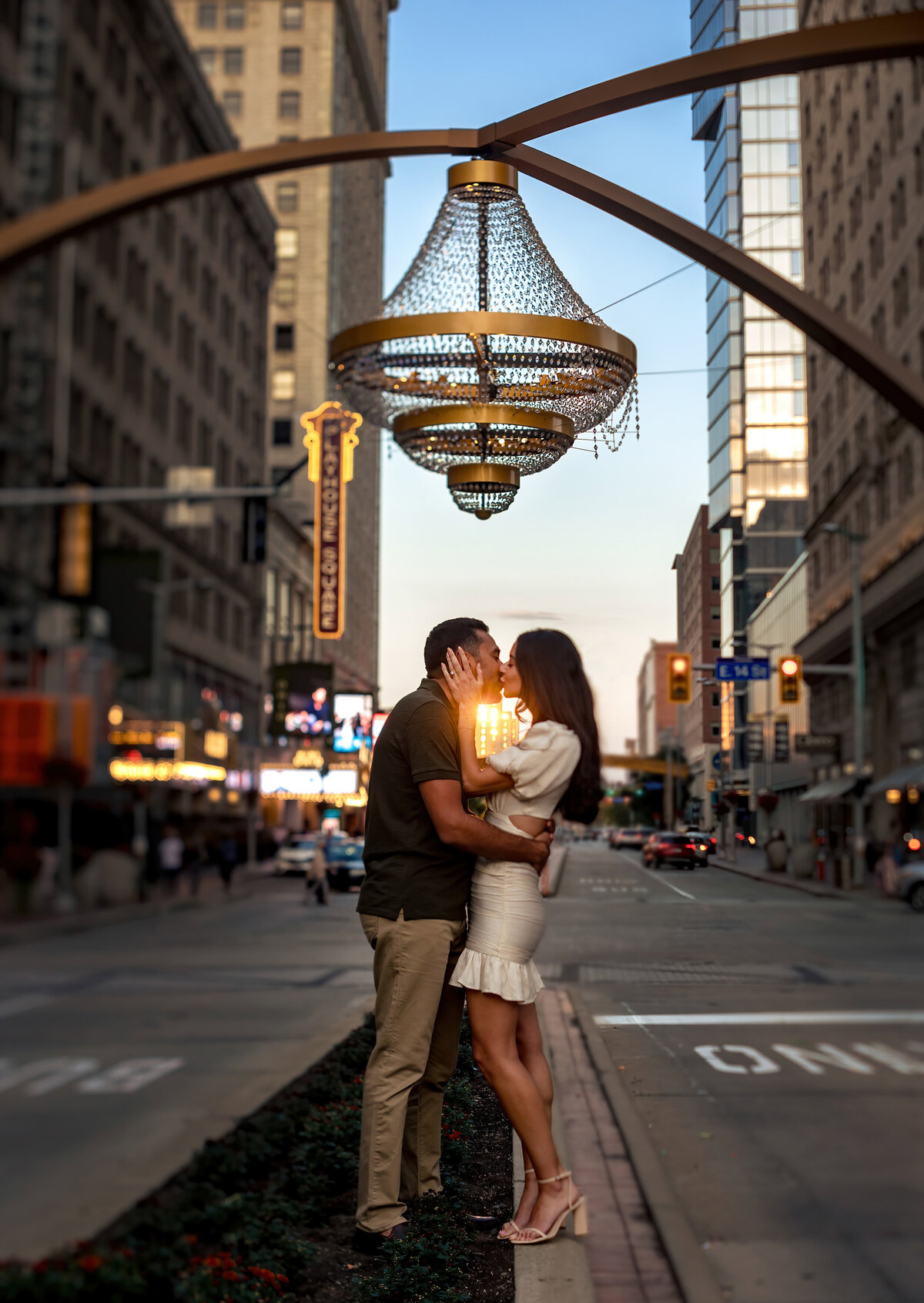 engagement-photo-downtown-cleveland