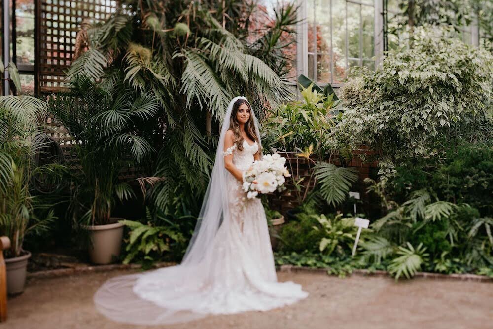 Melissa-Logan-Whimsical-Greenhouse-Philadelphia-Wedding-flowers-by-Sebesta-Design8
