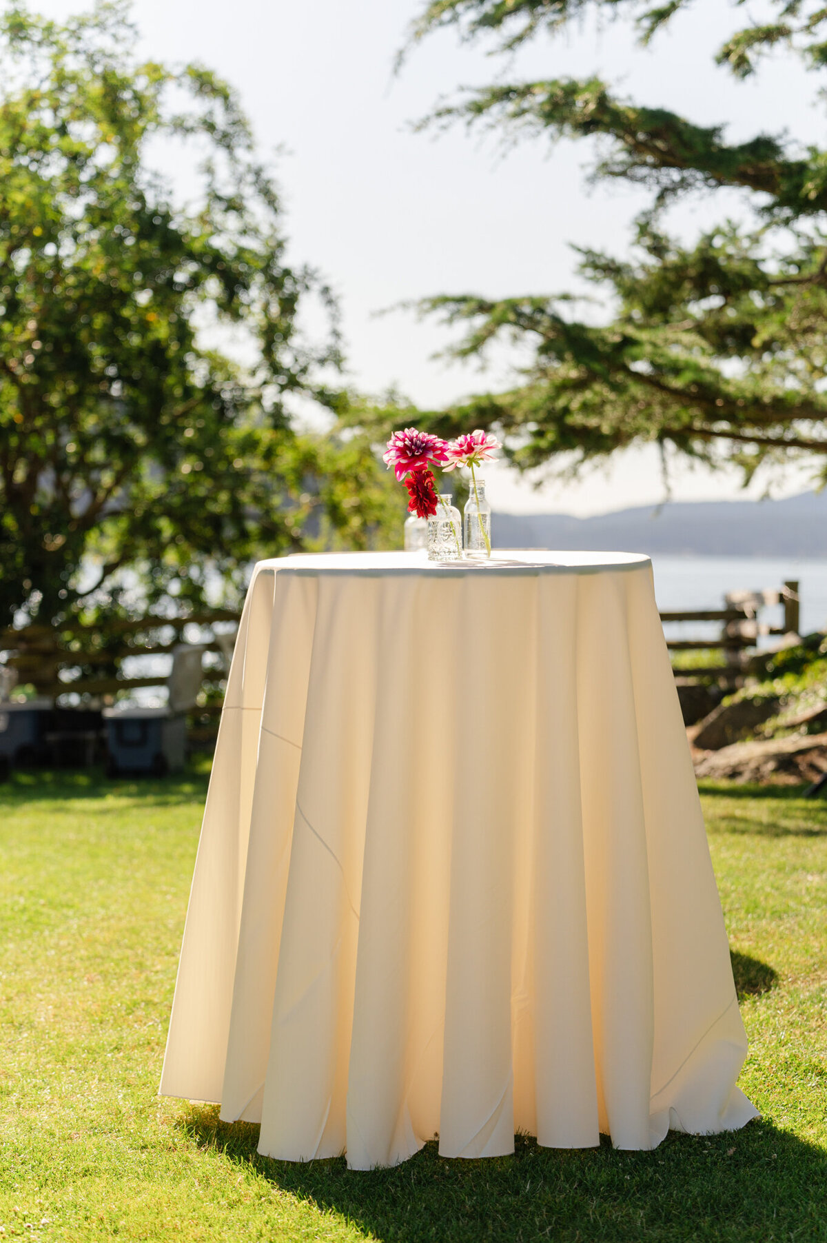 Hope-Island-Beach-Club-Wedding-LaConner_Caylie-Mash-Photography_437