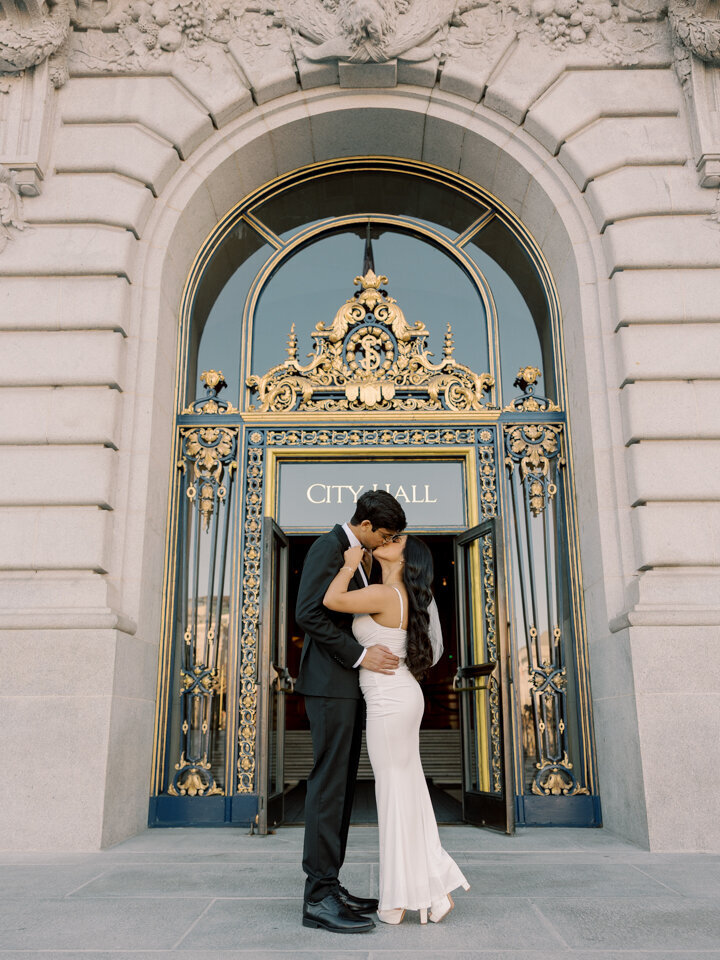 san-francisco-city-hall-elopement-wedding-photographer-13