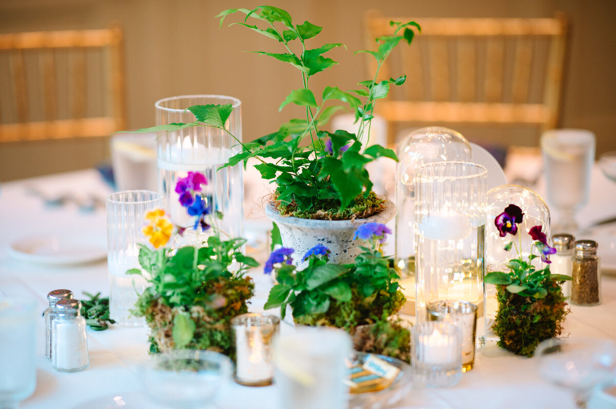 Moss and greenery as a wedding table scape