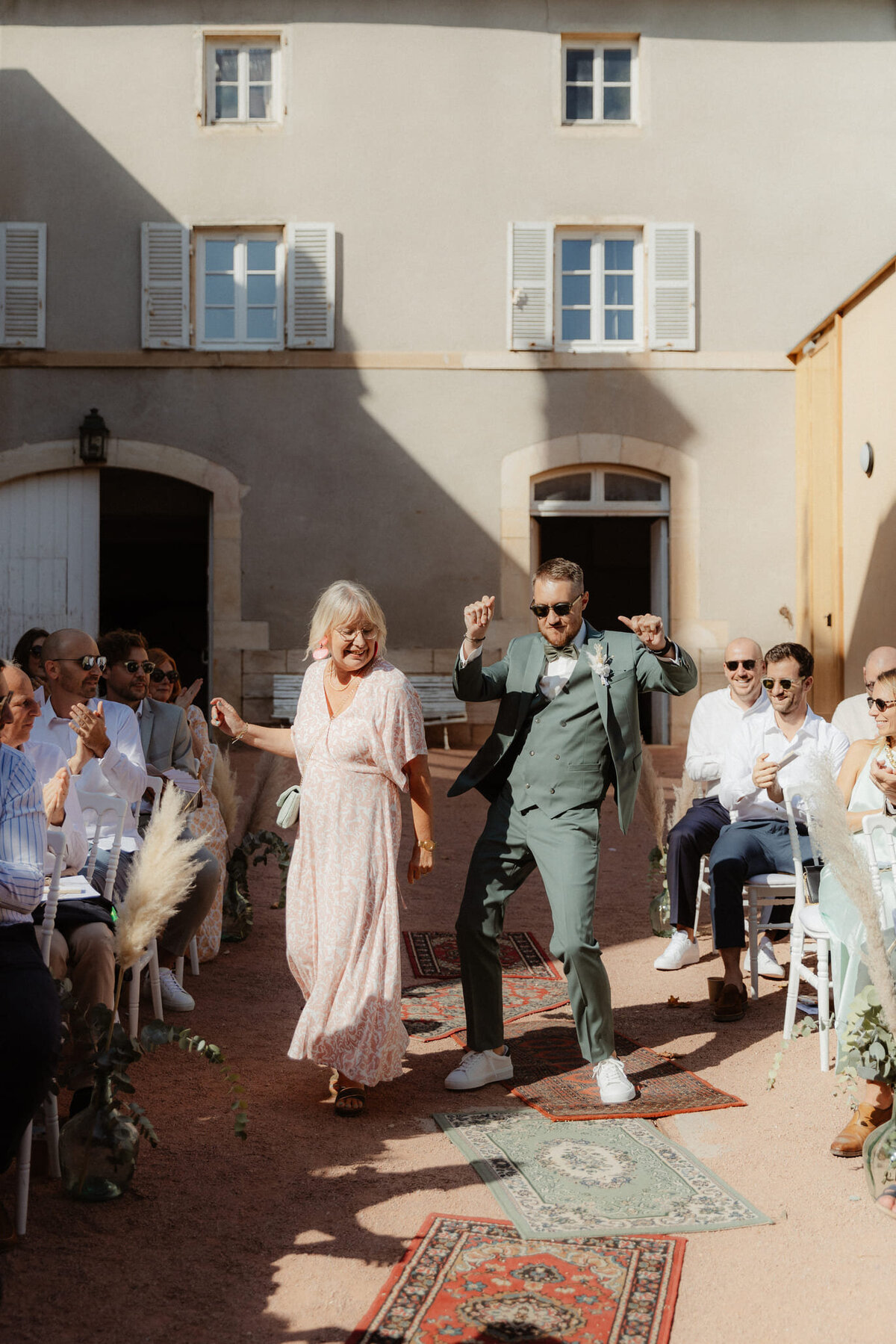Prisylia-et-Guillaume-ceremonie-mariage-arrivee-dance