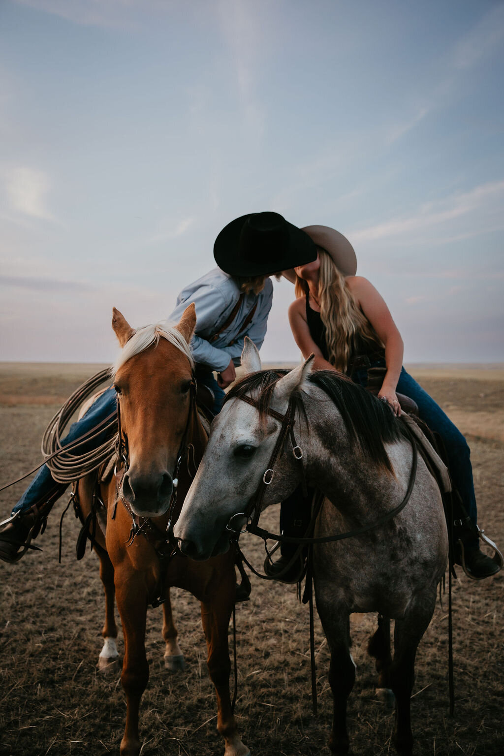 Engagement photoshoot on horses