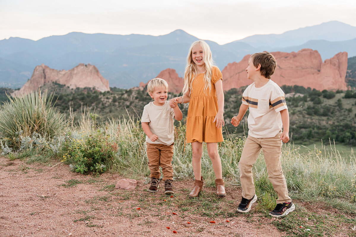 family-kids-colorado-springs-garden-of-the-gods