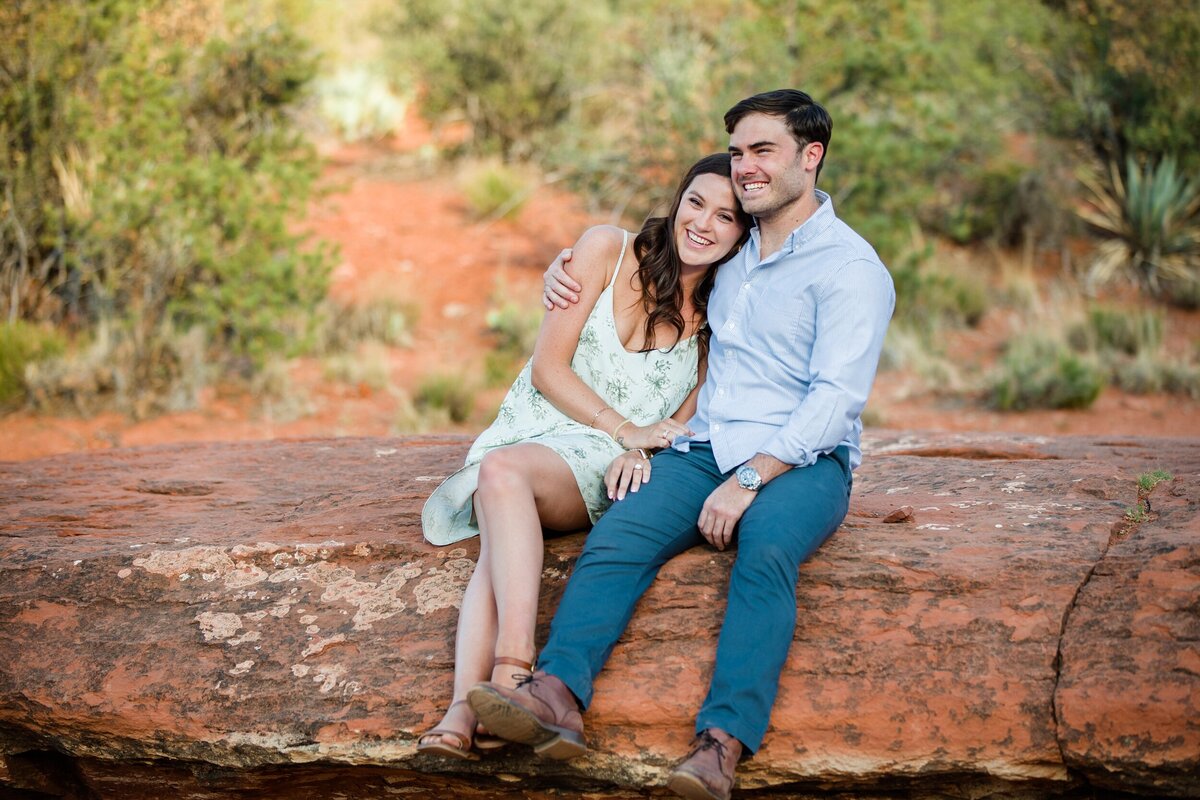 Bell_Rock_Proposal_Sedona_AZ_Danielle_Holman_Wedding_Photography_0003