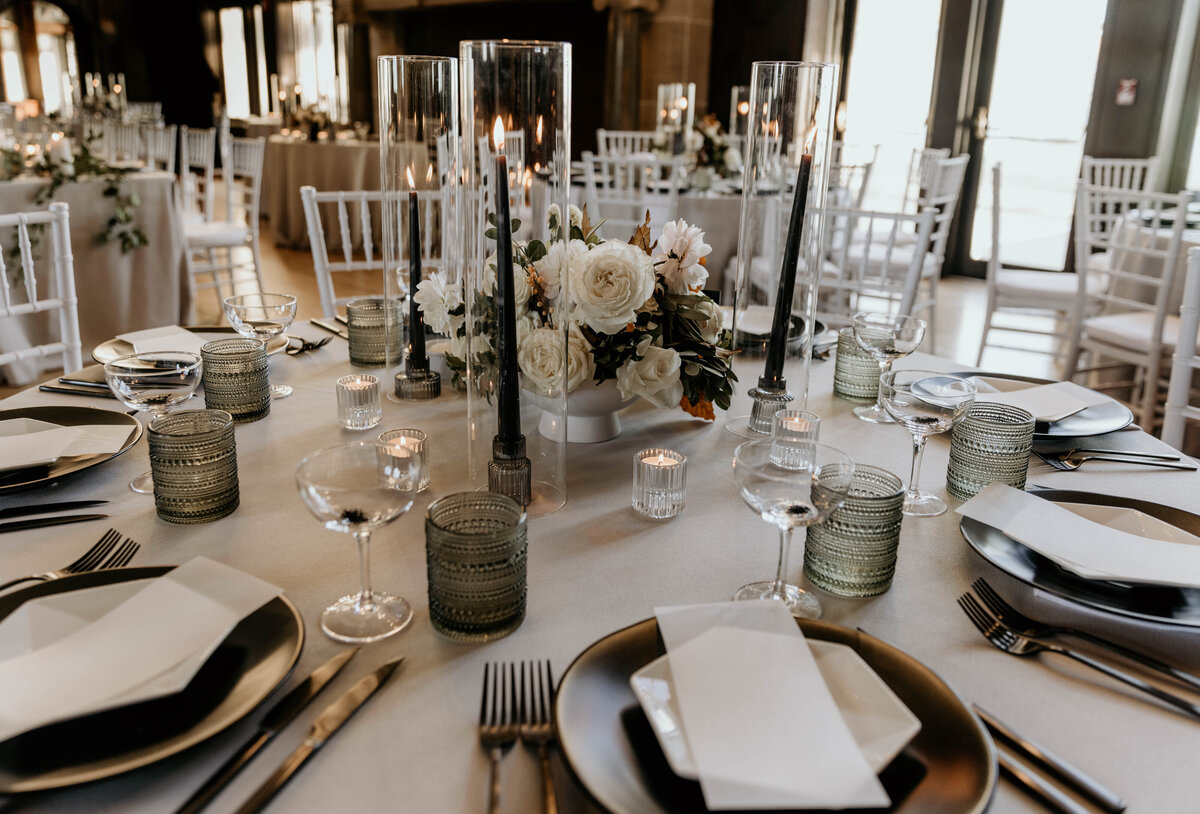 ct-wedding-black-white-vintage-tablescape-sarah-brehant-events