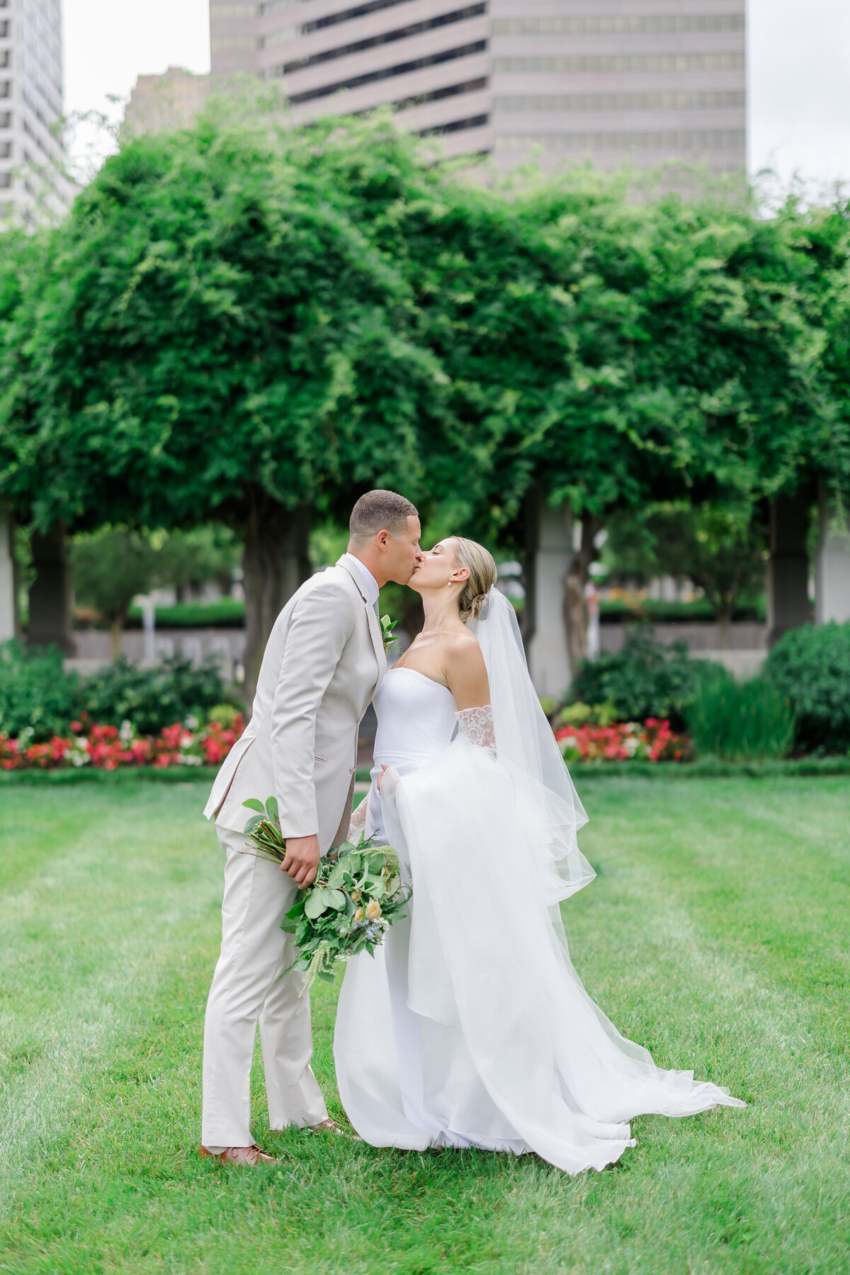kasia-sickau-photography-wedding-photographer-hannah-and-TJ-the-grand-ballroom-covington-ky-738