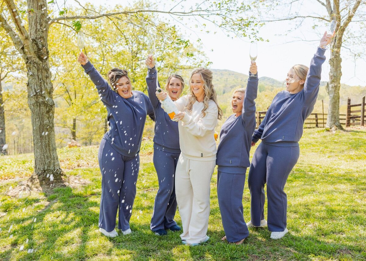 bridesmaids-getting-ready-lewallen-farms-ga