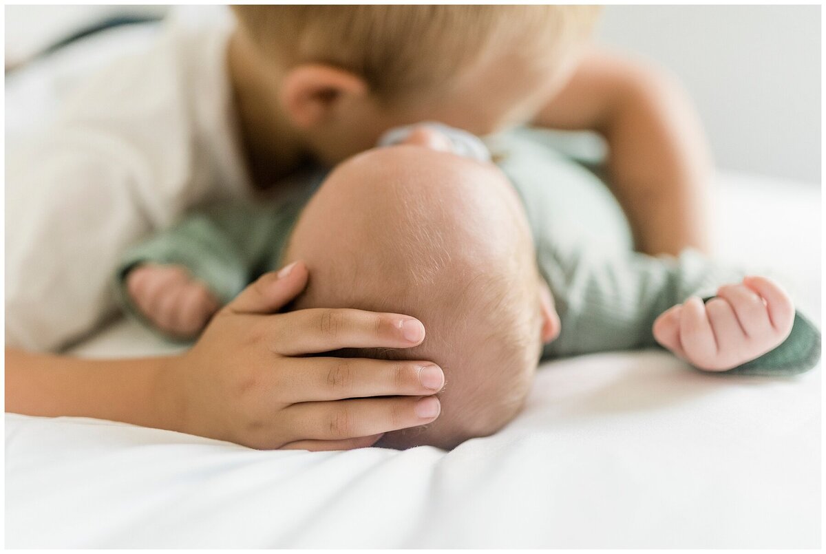 Hult's-Lifestyle-Newborn-Family-Session-North-Branch-Minnesota-Ashley-Flug-Photography03