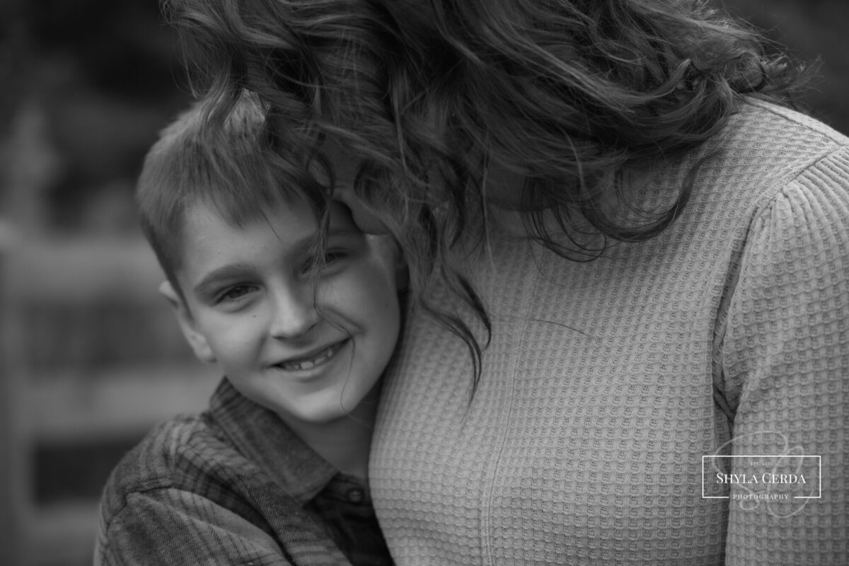 outdoor mommy and me photoshoot